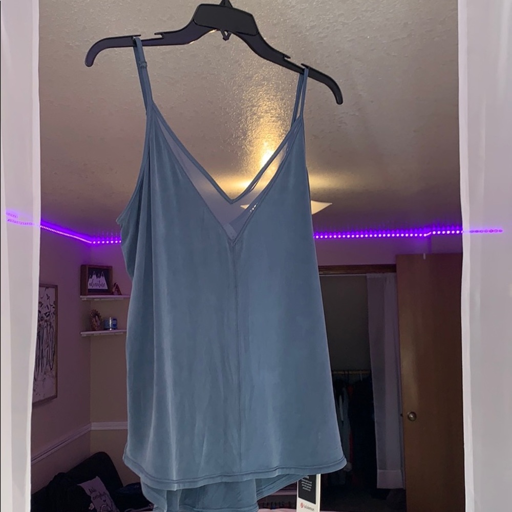 BRAND NEW Lululemon Tank Size 8